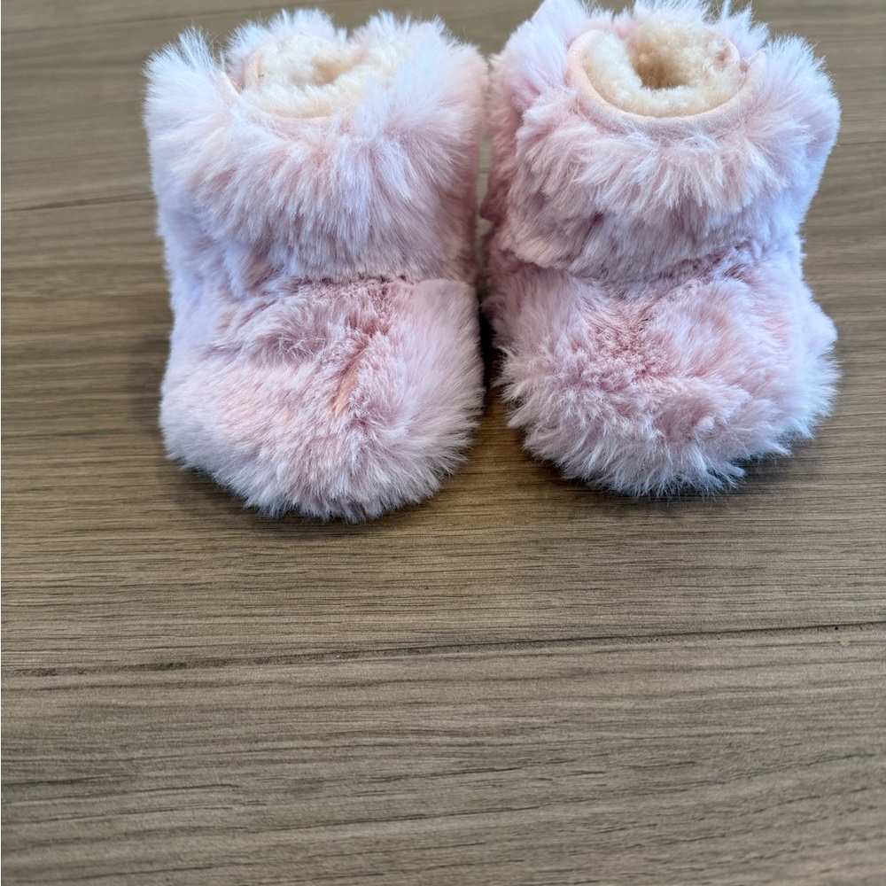 NWOT- Jesse Bow II Fluff Bootie- baby uggs booties. 0-6months - Picture 10 of 11